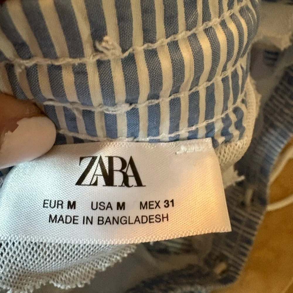 ✨ Zara Men's Blue and White Striped Swim Shorts ✨ - Picture 5 of 5